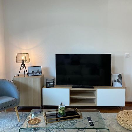 Galaxy Home Spacious & Renovated Apartment Афины Экстерьер фото